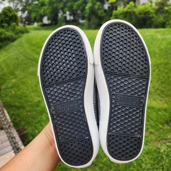 Old Navy Gap kids Boys Gray Slip-On Sneakers Soft knit Shoes Size 11 (4 years) - Picture 5 of 6